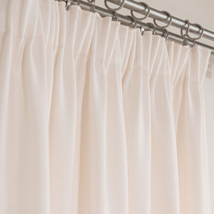 Jodełka zasłona gotowa na taśmie 140cmx250cm kremowy