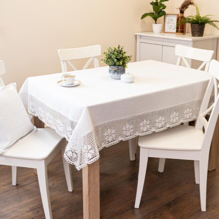 Obrus Rachela z ażurem 140x220cm kol biały